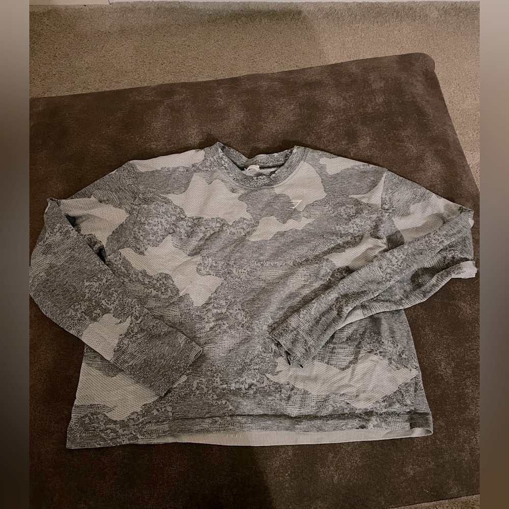 Long sleeve crop